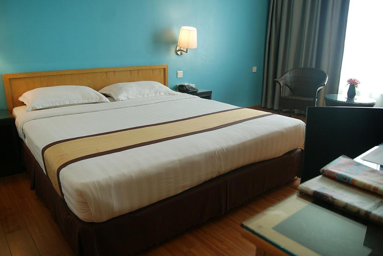 Tang Dynasty Bay Hotel 2*